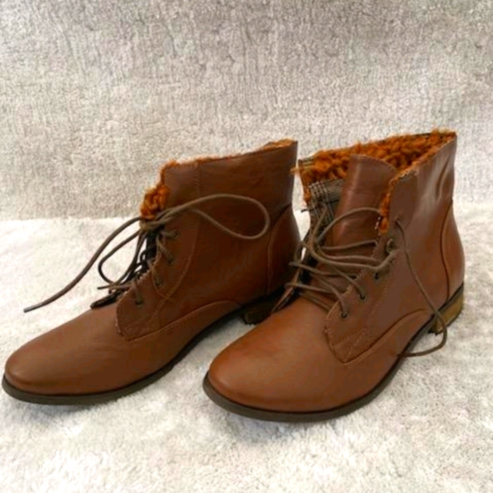 Shoes/ ankle boots